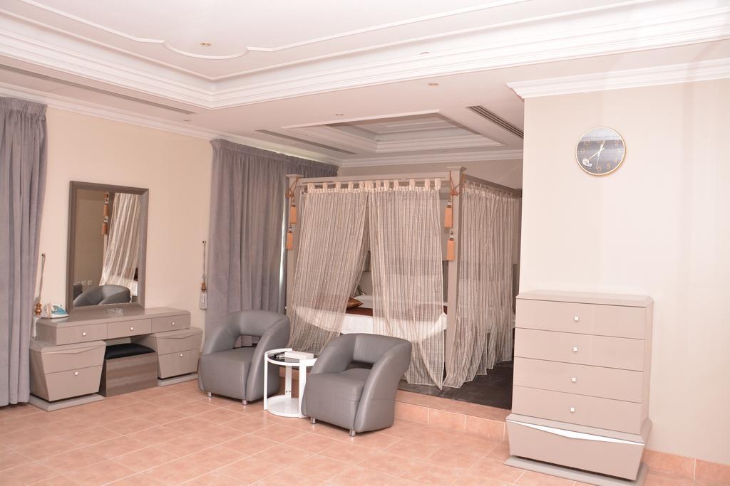 Janadriyah Suites 13 Nadinah Εξωτερικό φωτογραφία