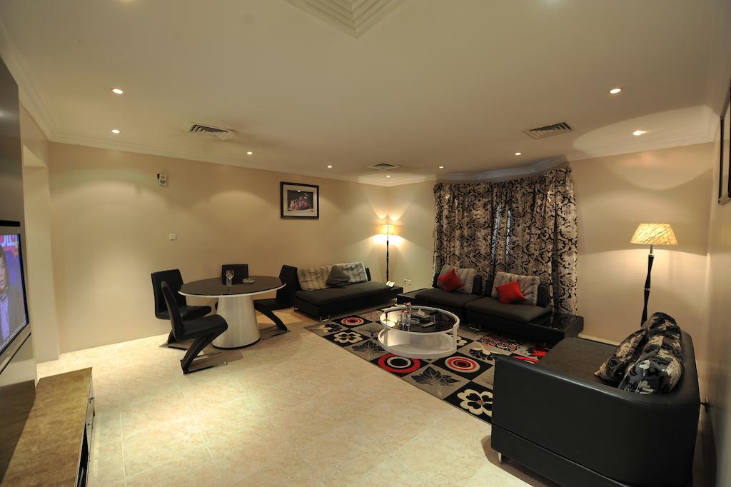 Janadriyah Suites 13 Nadinah Εξωτερικό φωτογραφία